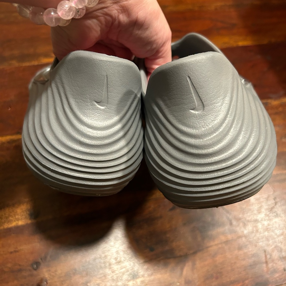 Unisex Nike Rejuven8 Gray Clogs - Picture 4 of 9